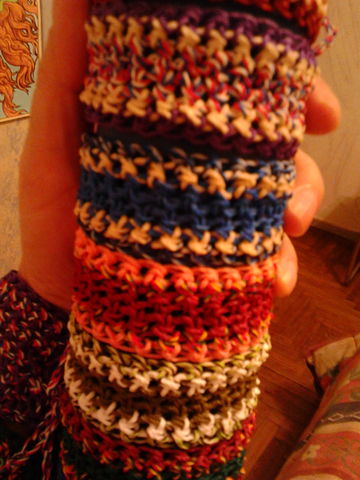 Pulseritas simples, tejidas en hilo encerado  a crochet